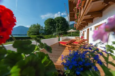 Ein allgemeiner Bergblick oder ein Berglick von der Ferienwohnung aus