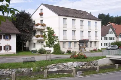 Das Gebäude in dem sich die Pension befindet