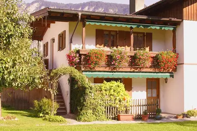 Ein Garten an der Unterkunft Großhuberhof