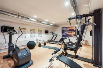 Das Fitnesscenter und/oder die Fitnesseinrichtungen in der Unterkunft Comfort Hotel Atlantic Muenchen Sued
