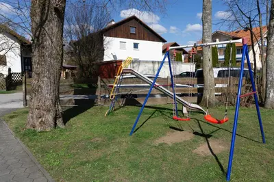 Ein Kinderspielbereich in der Unterkunft Ferienwohnung Schießl
