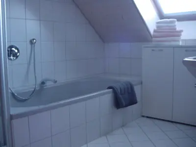 Ein Badezimmer in der Unterkunft Ferienwohnung Wolfersdorf