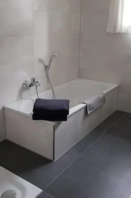 Ein Badezimmer in der Unterkunft VILLA BERGAUF, Studio Apartment König Ludwig II Kini INKL KÖNIGSCARD !!