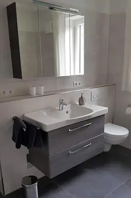 Ein Badezimmer in der Unterkunft VILLA BERGAUF, Studio Apartment Kaiserin Elisabeth Sisi INKL KÖNIGSCARD !!