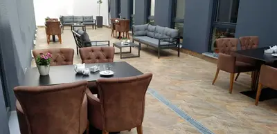 Ein Sitzbereich in der Unterkunft Hotel Starton am Ingolstadt Village