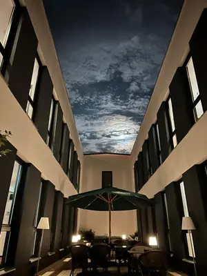 Das Gebäude in dem sich das Hotel befindet