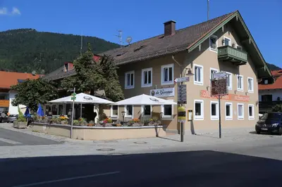Ein allgemeiner Bergblick oder ein Berglick von des Hotels aus