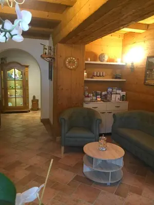 Ein Sitzbereich in der Unterkunft Landgasthof Kirchmayer