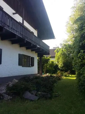 Ein Garten an der Unterkunft Ferienwohnung Laurin