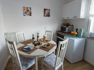 Küche/Küchenzeile in der Unterkunft Ruhiges Apartment mit Sauna, Burggen