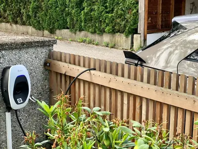 Ein Garten an der Unterkunft Charmante Ferienwohnung mit Balkon im 5-Seen-Land
