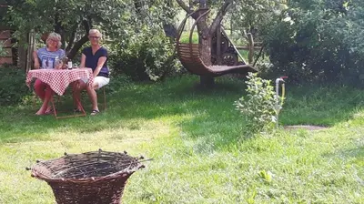Ein Garten an der Unterkunft Biohof Neihausmo