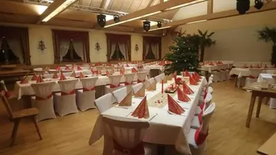 Ein Restaurant oder anderes Speiselokal in der Unterkunft Landgasthof Stangl