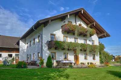 Ein Garten an der Unterkunft Brausamhof