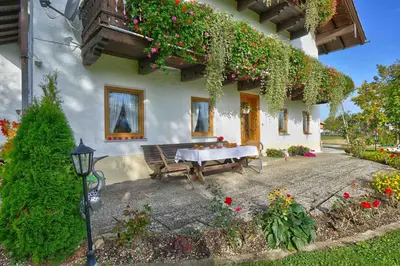 Ein Garten an der Unterkunft Brausamhof