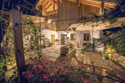 Ein Garten an der Unterkunft Göllner Hof