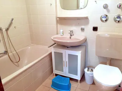 Ein Badezimmer in der Unterkunft Gschwendtnerhof App5 Pätzig