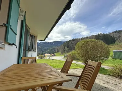 Ein allgemeiner Bergblick oder ein Berglick von der Ferienwohnung aus