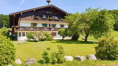 Ein Garten an der Unterkunft Gschwendtnerhof App13 Lincke