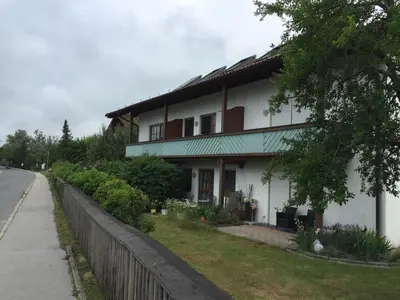 Das Gebäude in dem sich die Ferienwohnung befindet