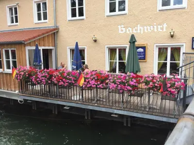 Das Gebäude in dem sich das Gasthaus befindet