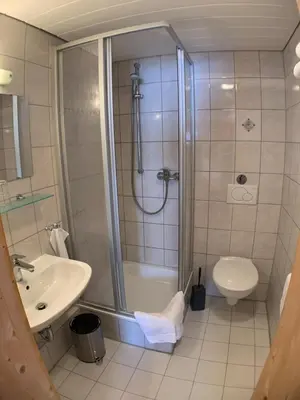 Ein Badezimmer in der Unterkunft Zimmervermietung Ziegltrum
