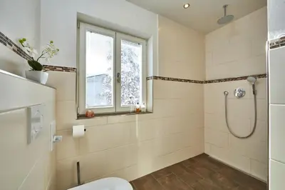 Ein Badezimmer in der Unterkunft Apartments Alte Villa