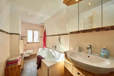 Ein Badezimmer in der Unterkunft Apartments Alte Villa