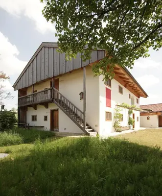 Das Gebäude in dem sich die Ferienwohnung befindet