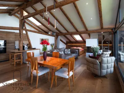 Ein Sitzbereich in der Unterkunft 5 Sterne Penthouse-Loft Gut Stohrerhof bis 4 Personen
