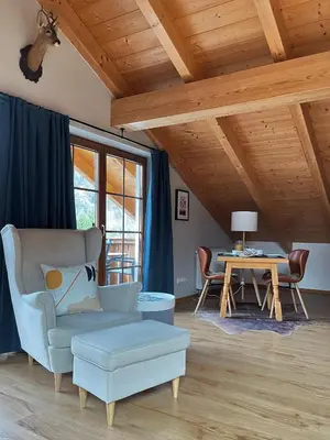 Ein Sitzbereich in der Unterkunft Das Bergquartier - Ferienwohnung Mühlberg