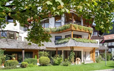 Ein Garten an der Unterkunft Haus Panorama