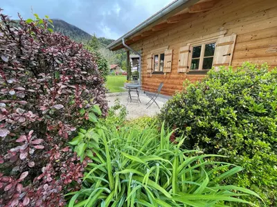 Ein Garten an der Unterkunft Chalet Chiemgau