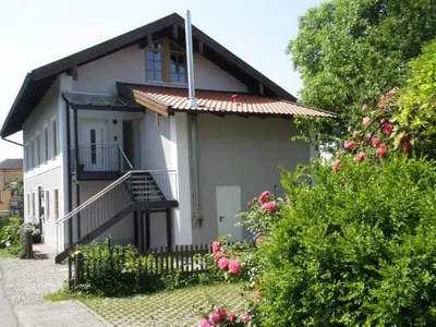 Das Gebäude in dem sich die Ferienwohnung befindet