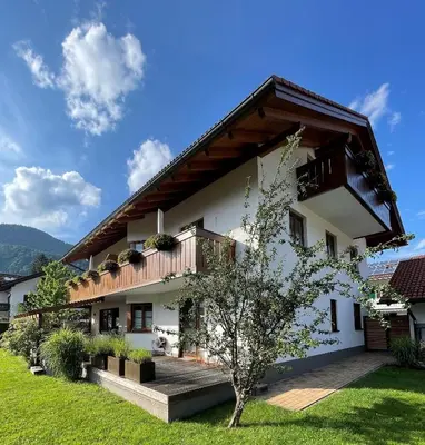 Das Gebäude in dem sich die Ferienwohnung befindet