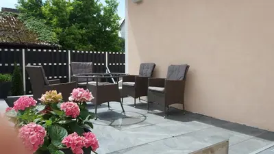 Ein Sitzbereich in der Unterkunft Müller Residenz Zur S-Bahn Karlsfeld