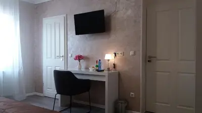 TV/Unterhaltungsangebot in der Unterkunft Müller Residenz Zur S-Bahn Karlsfeld