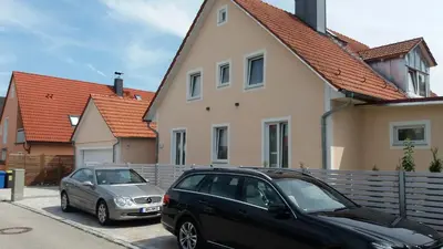 Das Gebäude in dem sich die Pension befindet