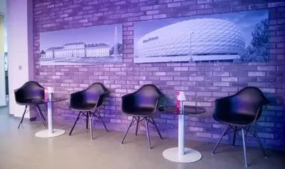 Ein Sitzbereich in der Unterkunft Munich Deluxe Hotel