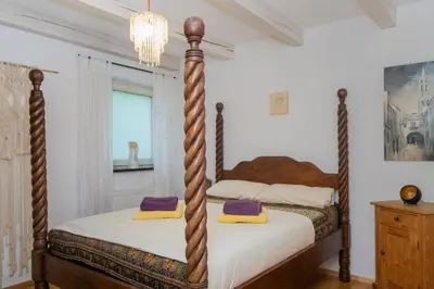 Ein Bett oder Betten in einem Zimmer der Unterkunft Wohnung im Herzen Diessens