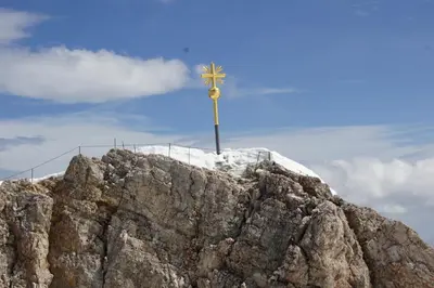Ein allgemeiner Bergblick oder ein Berglick von der Ferienwohnung aus