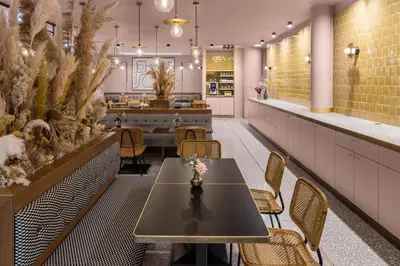 Ein Restaurant oder anderes Speiselokal in der Unterkunft Hotel MIO by AMANO