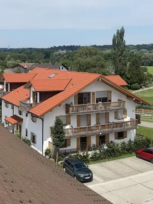 Das Gebäude in dem sich die Ferienwohnung befindet