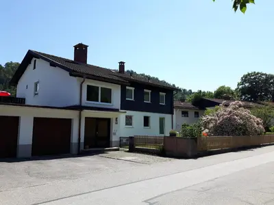 Das Gebäude in dem sich die Ferienwohnung befindet