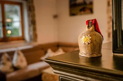 Ein Sitzbereich in der Unterkunft Ferienwohnung Wörnerblick