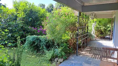 Ein Garten an der Unterkunft Ferienwohnung im Gartenparadies