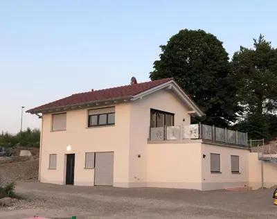 Das Gebäude in dem sich die Ferienwohnung befindet