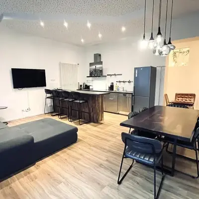 Loft directly next to Oktoberfest and downtown