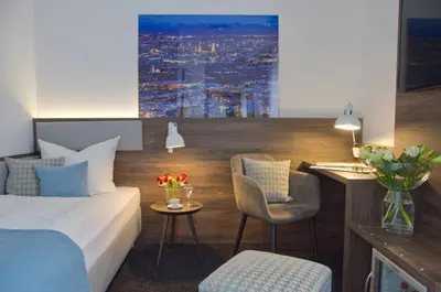 Ein Sitzbereich in der Unterkunft Lizz Hotel Munich