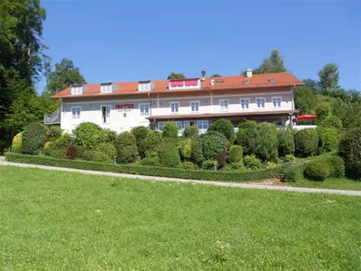 Ein Garten an der Unterkunft Hotel Auf Wolke 8